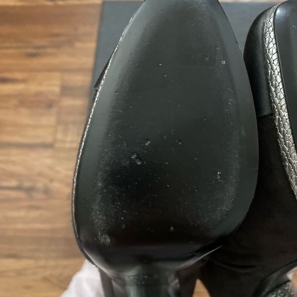 Chanel suede cap toe gray Chanel boots still selling for over 1,000 worn them 1 - Picture 5 of 8